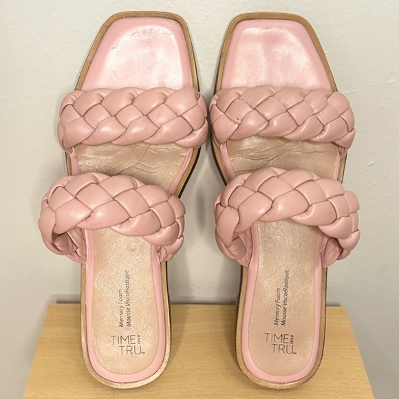 3/$10⚡️TIME and TRU Nude Pink Chunky Braided Strap Slip-on Sandals Size 7 - Picture 1 of 14